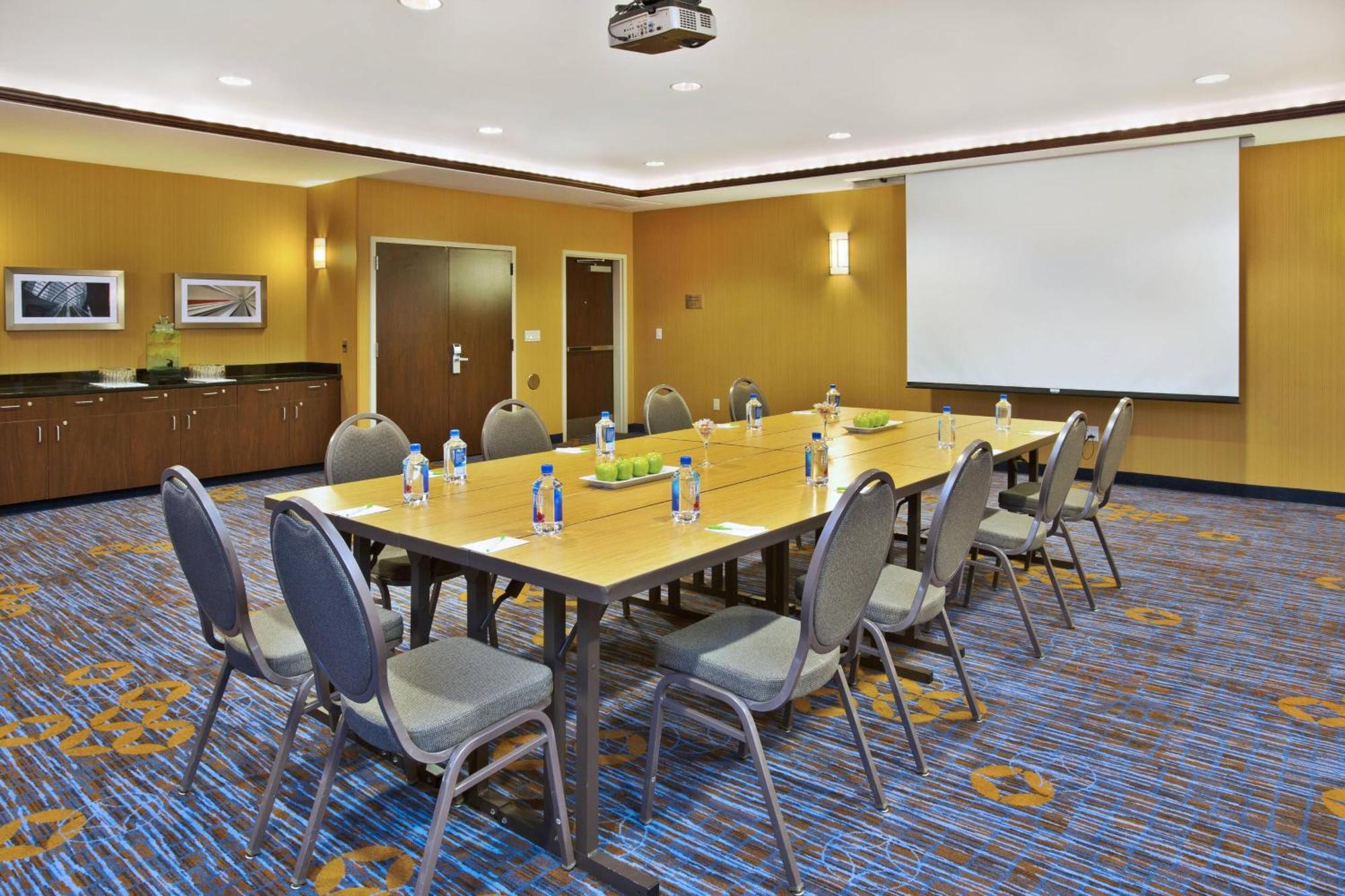 Готель Courtyard By Marriott Madison West / Міддлтон Екстер'єр фото