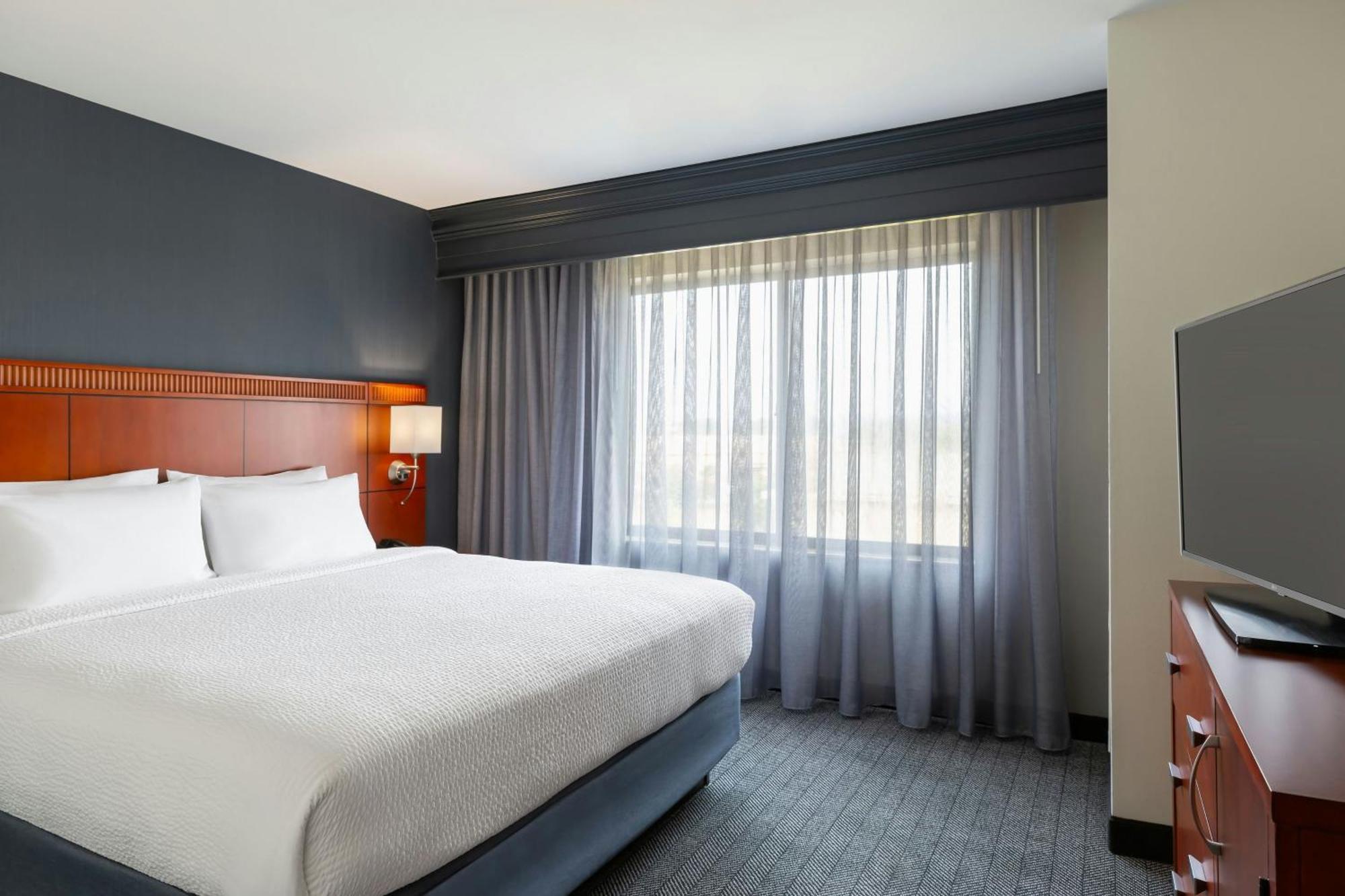 Готель Courtyard By Marriott Madison West / Міддлтон Екстер'єр фото